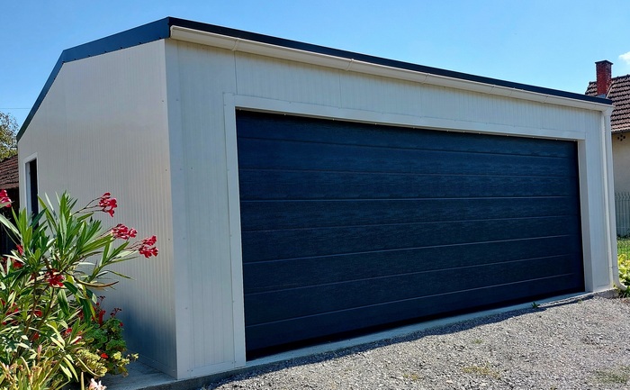 Dvostruka montažna garaža