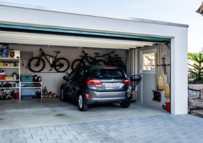 Dupla montažna garaža sa spremištem